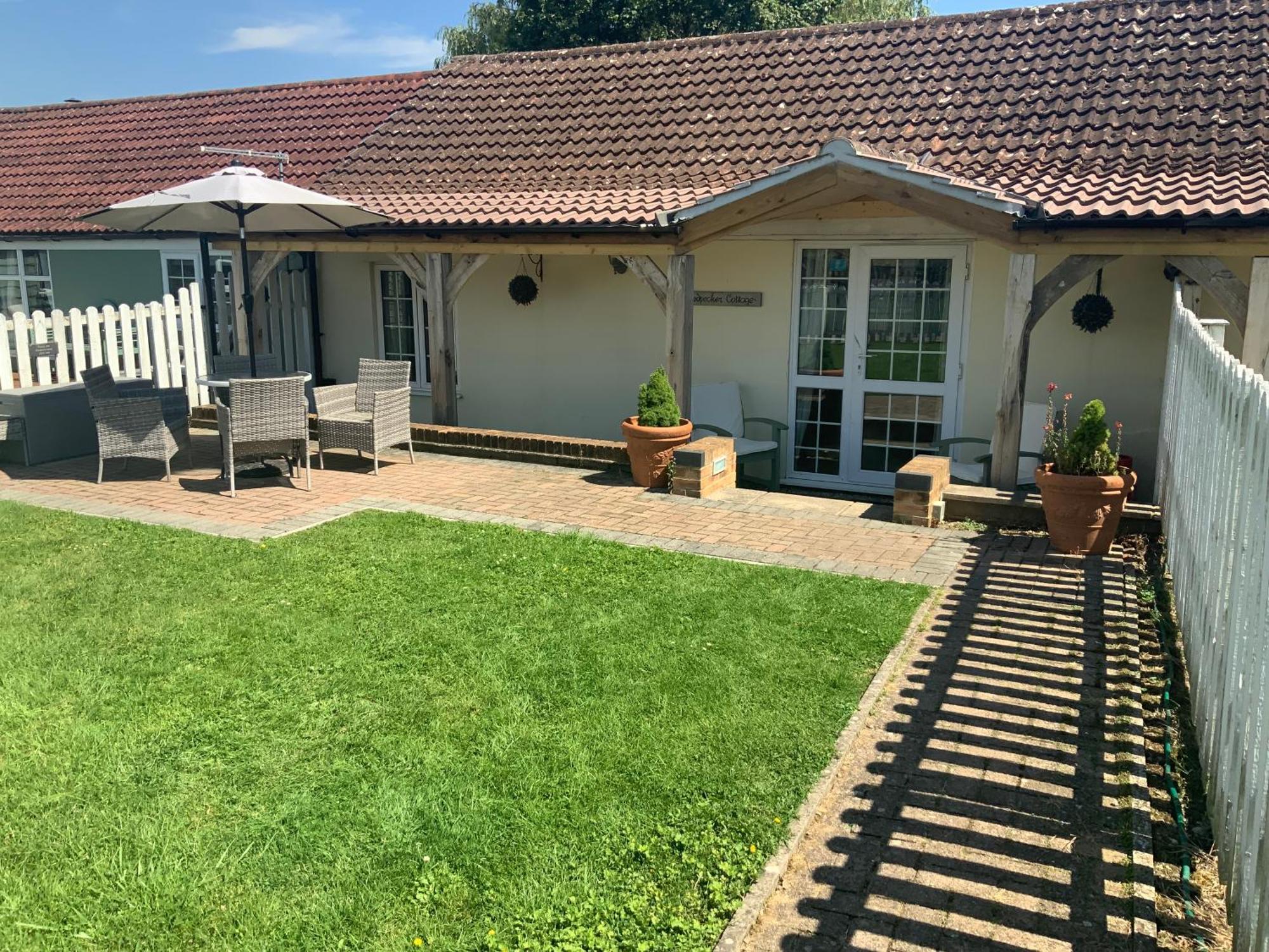 Woodpecker Cottage At Frog Trotters Cottages Hartpury Exterior photo